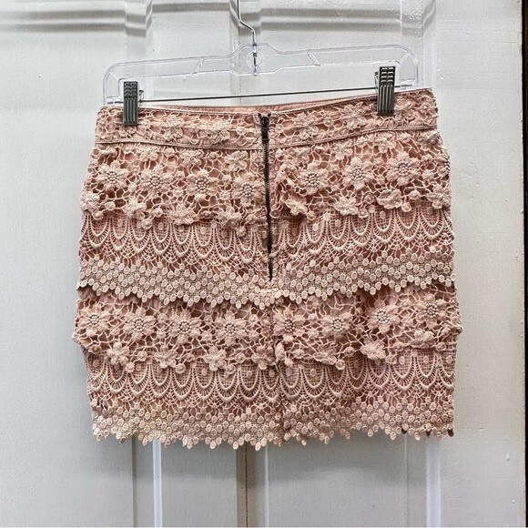 American Eagle Outfitters pale pink knit crochet lace skirt fully lined womens 0 - Picture 2 of 3